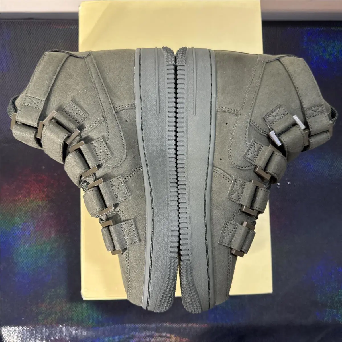 Nike shoes - Nike Air Force 1 - Air Force - Green (UPC: 0195867227162) 1