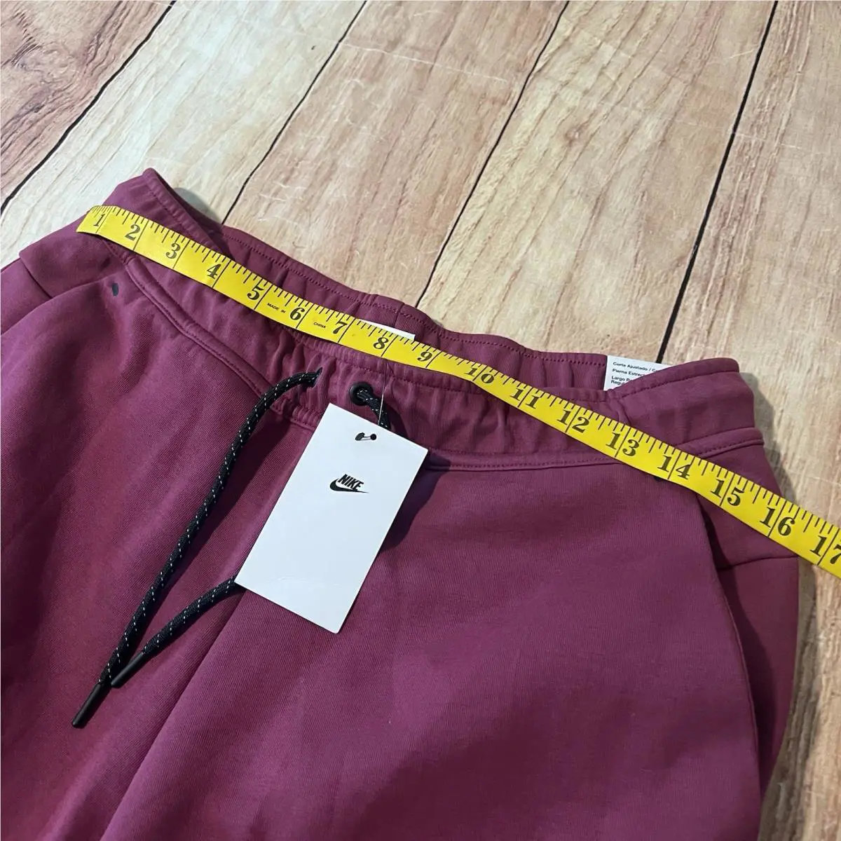 Nike clothing - Rosewood/Black 6