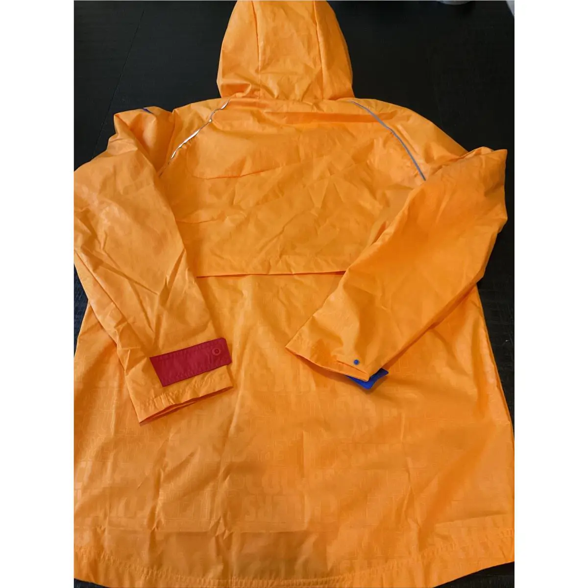 Nike clothing - Orange (UPC: 0195245812935) 9
