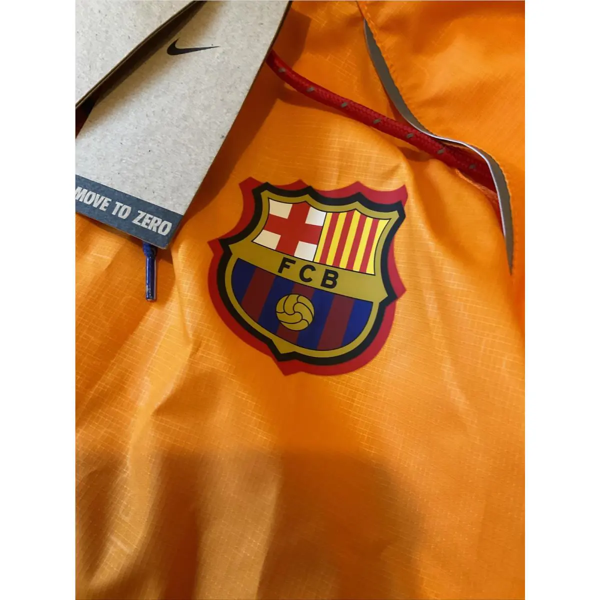 Nike clothing - Orange (UPC: 0195245812935) 2