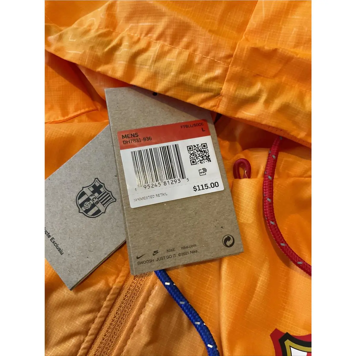 Nike clothing - Orange (UPC: 0195245812935) 5