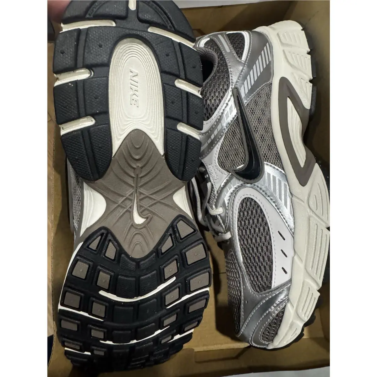 Nike shoes - Nike V5 RNR - RNR - HJ5228-200 - Cave Stone/Black-College Grey 5