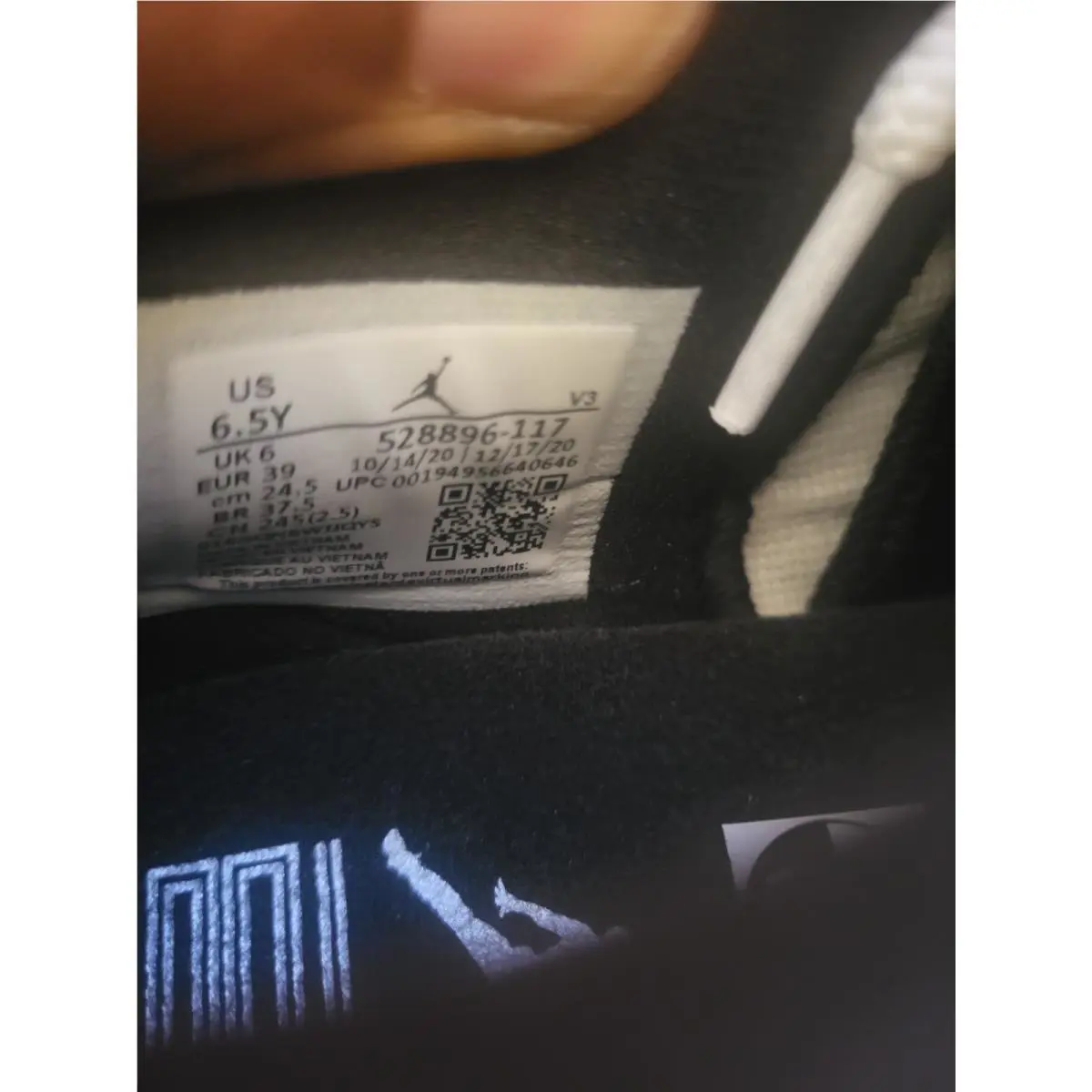 Nike shoes - Air Jordan 11 - Air - White (UPC: 194956640646) 1