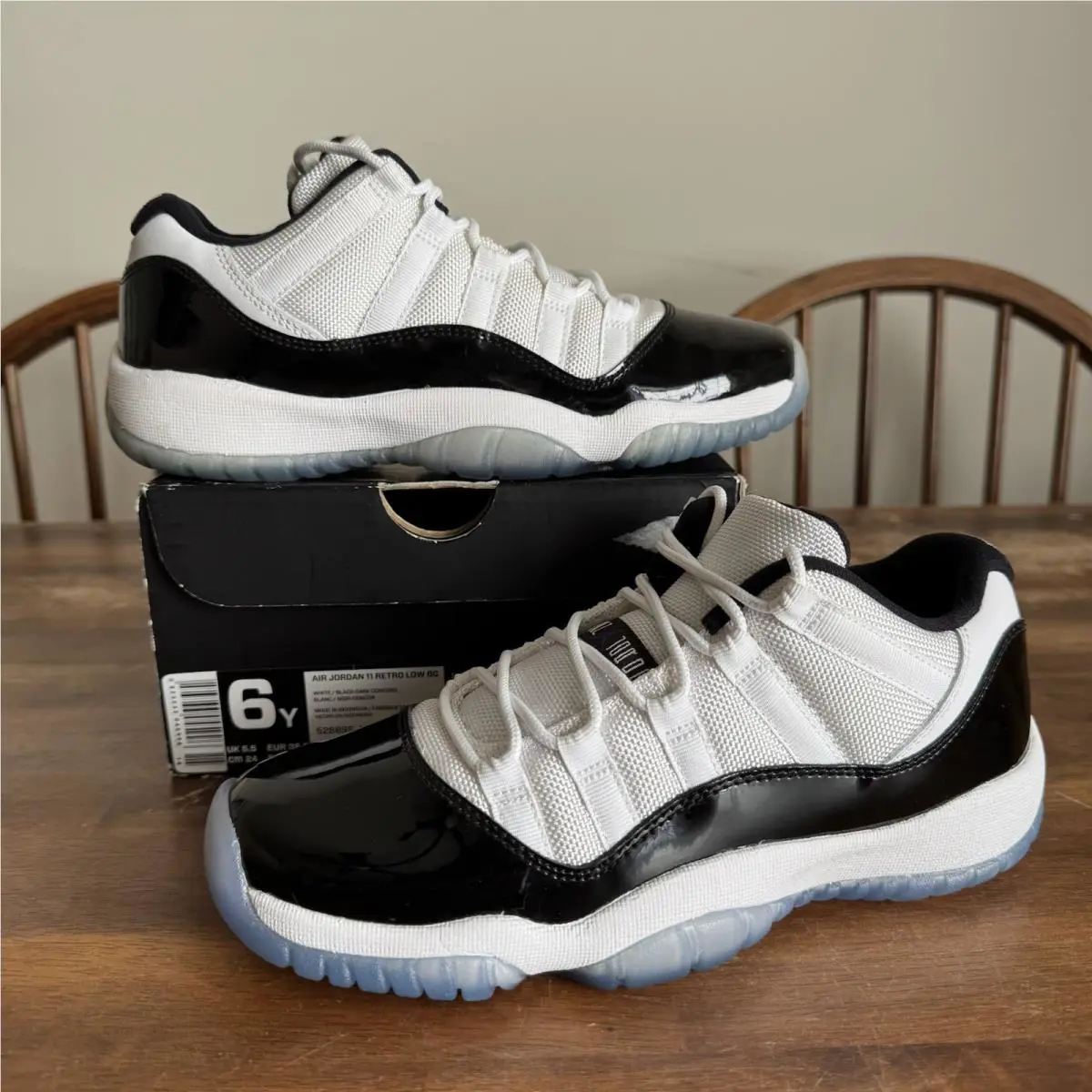 Nike shoes - Air Jordan 11 - Air - Black 0