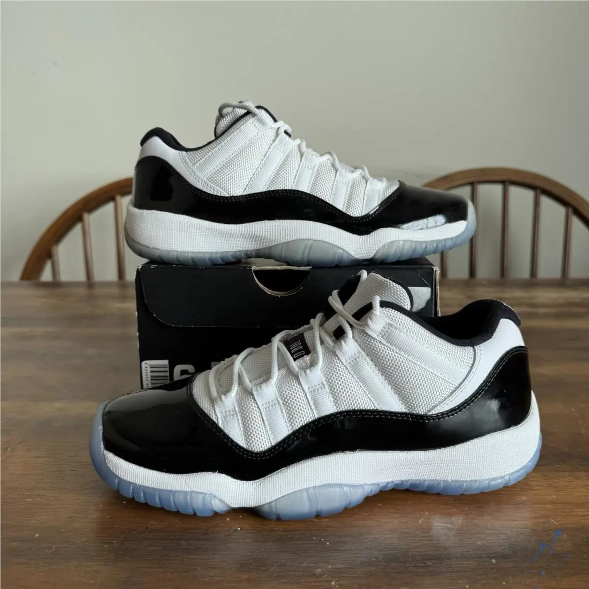 Nike shoes - Air Jordan 11 - Air - Black 1