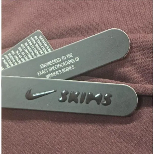 Nike clothing - burgundy 3