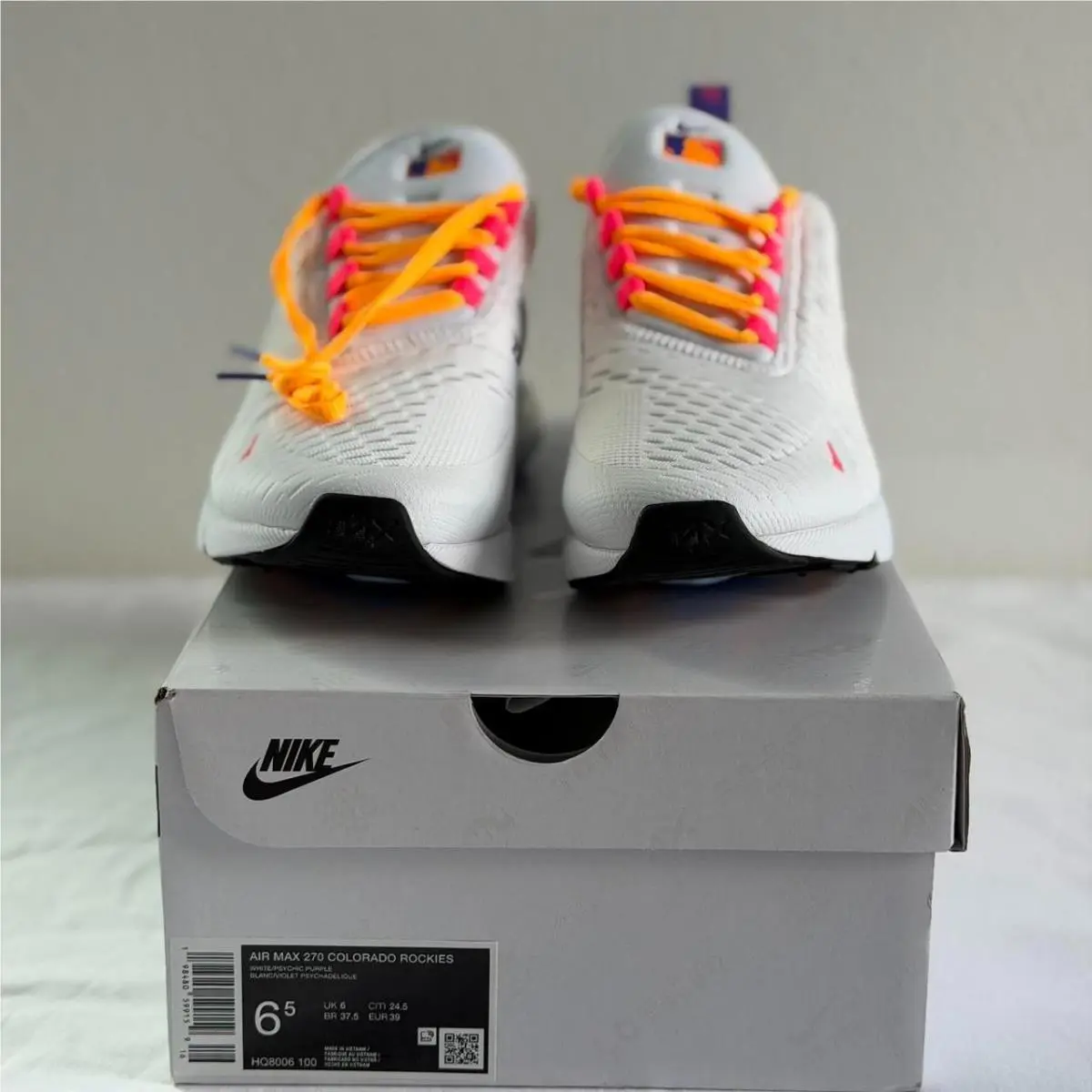 Nike shoes - White 3