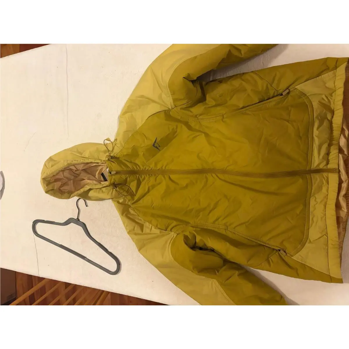Nike clothing - Yellow (UPC: 197598919866) 3