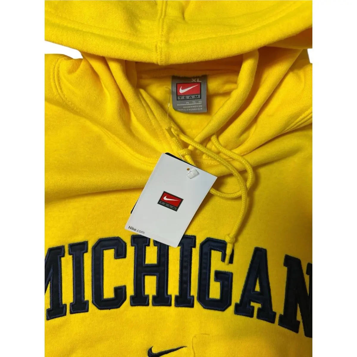 Nike clothing - Yellow 1