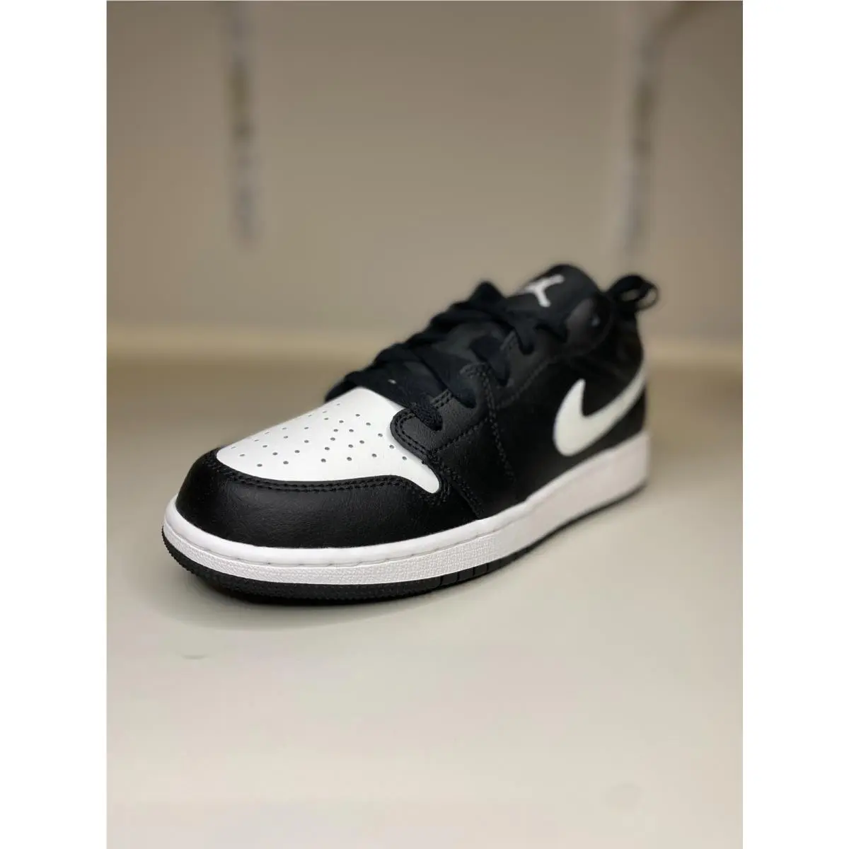 Nike Air Jordan 1 Low GS 5Y Black Summit White 553560-043 Youth Sneaker