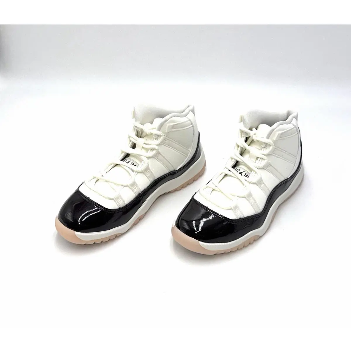 Nike shoes - Air Jordan 11 - Air - White 1