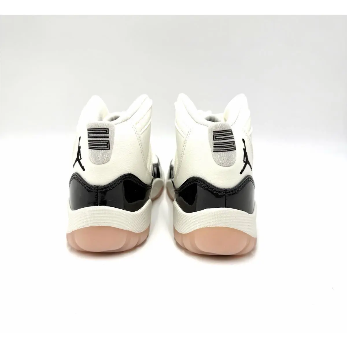 Nike shoes - Air Jordan 11 - Air - White 3