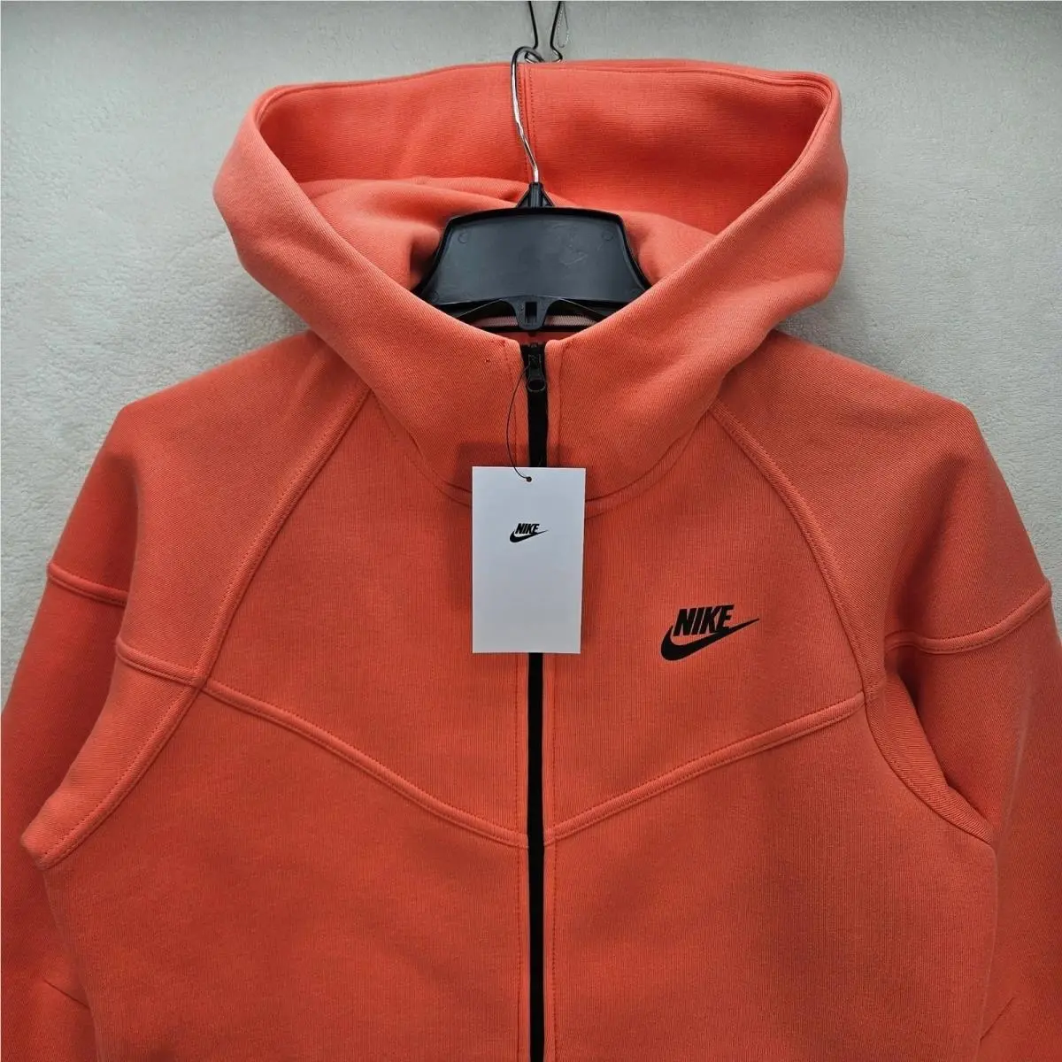 Nike clothing - FB8338814 FB8338-814 - FB8338814 FB8338-814 - Orange (UPC: 0197859827848) 1