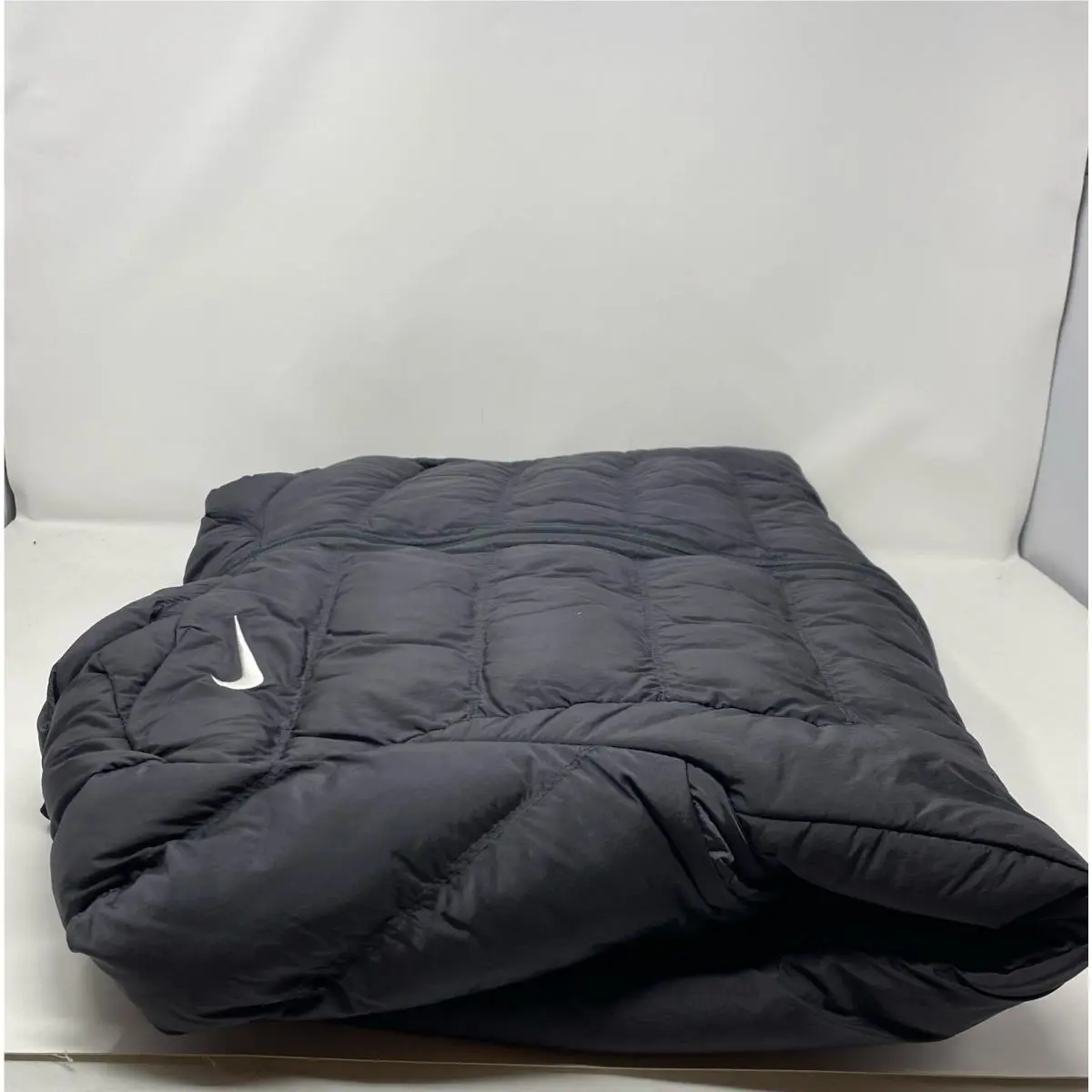 Nike clothing - Nike Total 90 Therma-FIT Soccer Puffer Jacket - HV3507-010 - Black (UPC: 198484321329) 2