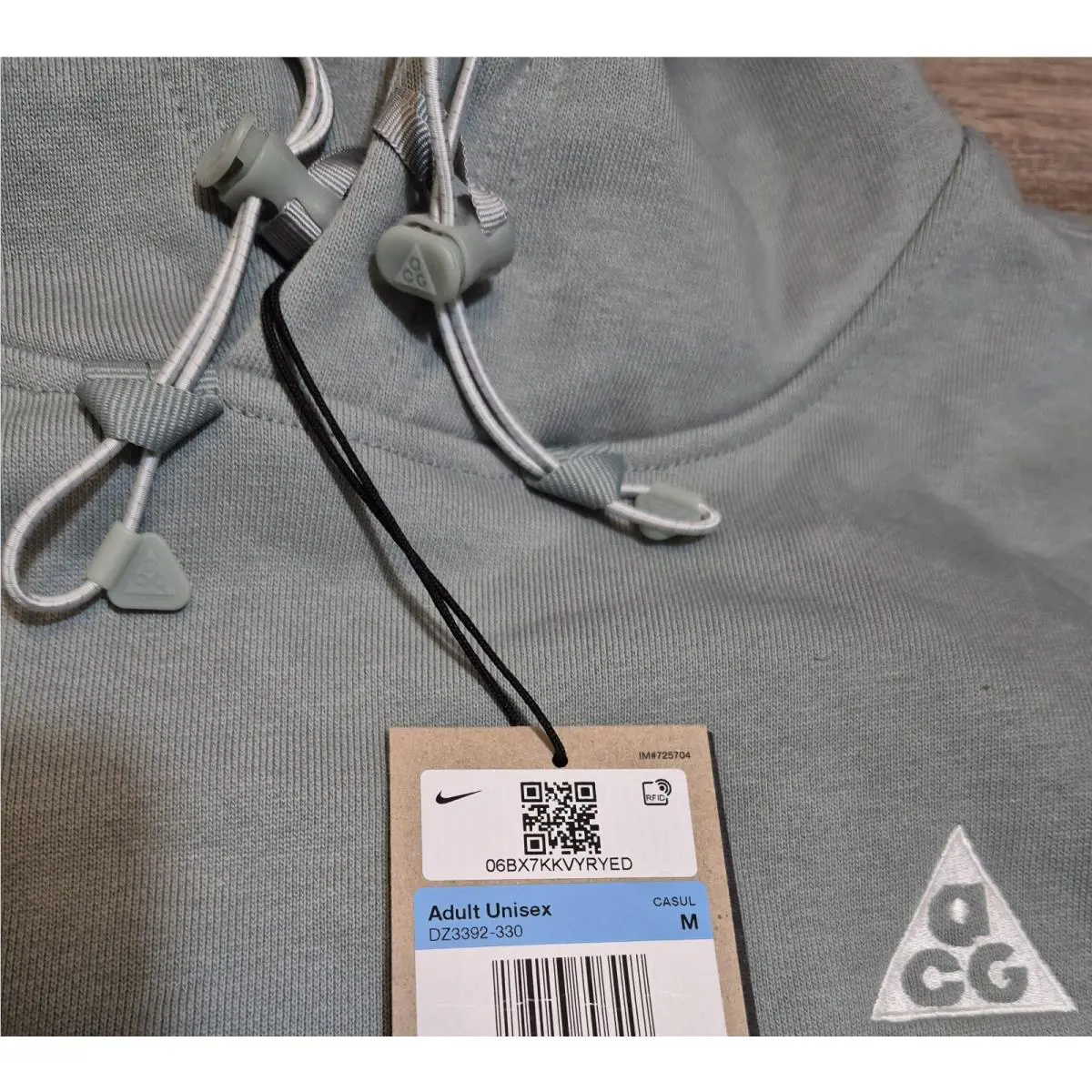 Nike clothing - Green (UPC: 198482004682) 3