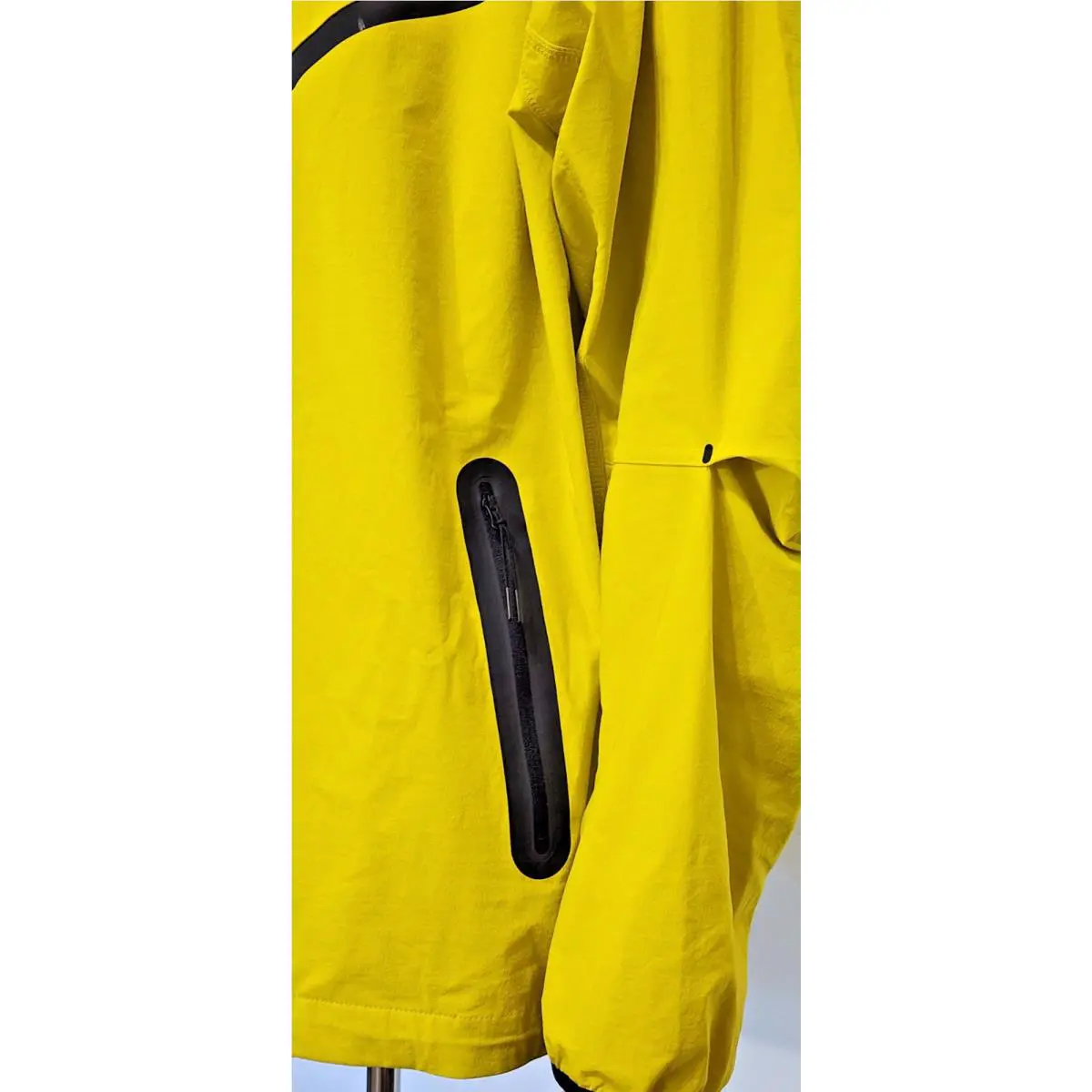 Nike clothing - Yellow 1