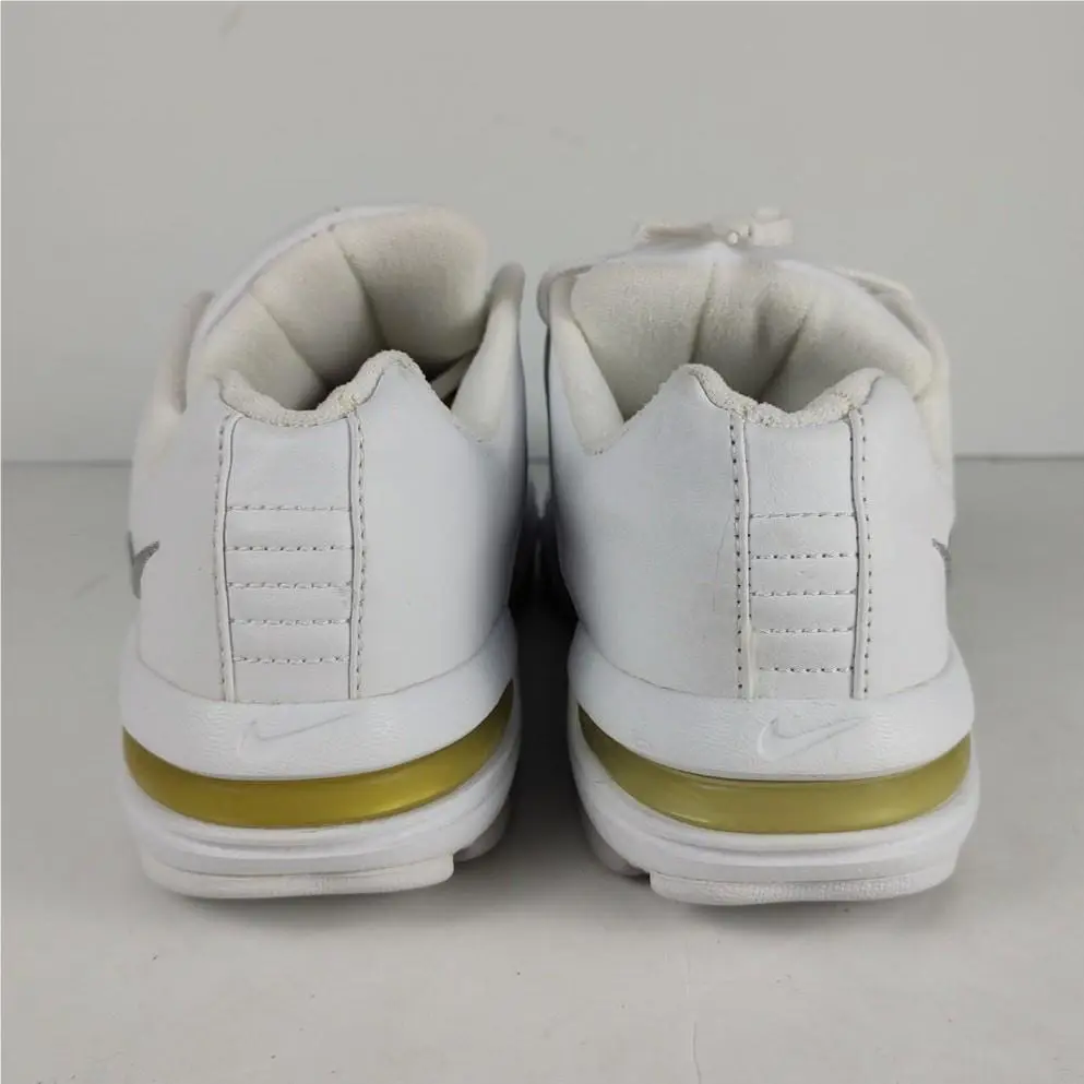 Nike shoes - White 2