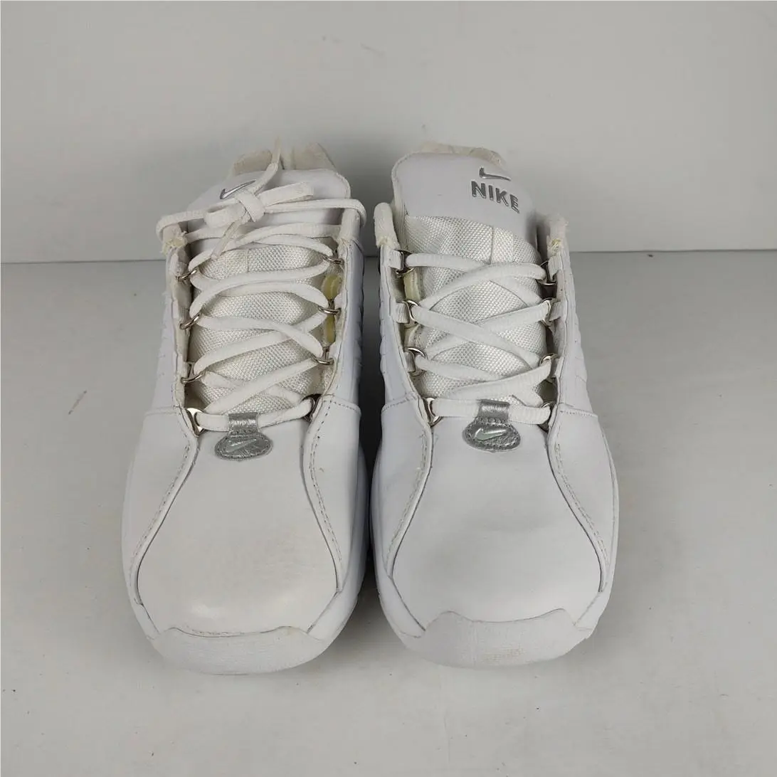 Nike shoes - White 4