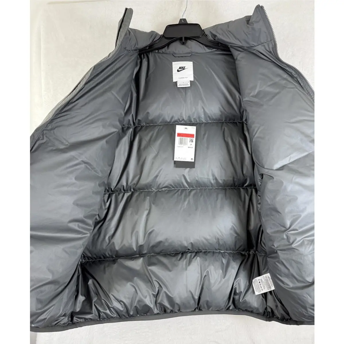 Nike clothing - Nike 650 - Gray 1