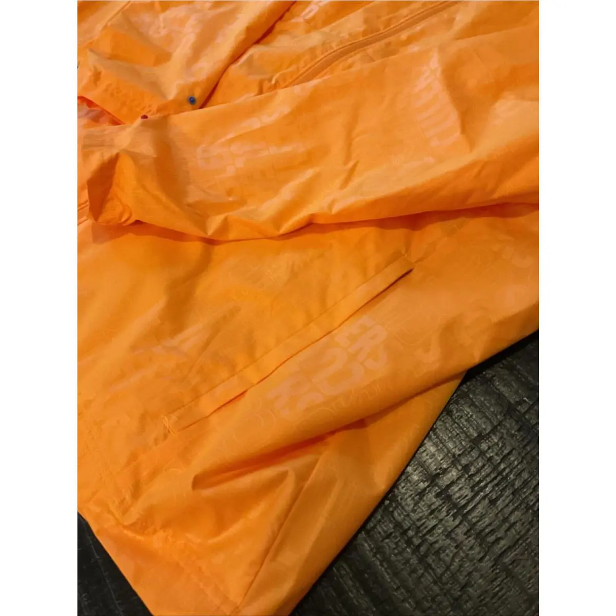 Nike clothing - Orange (UPC: 0195245812959) 1