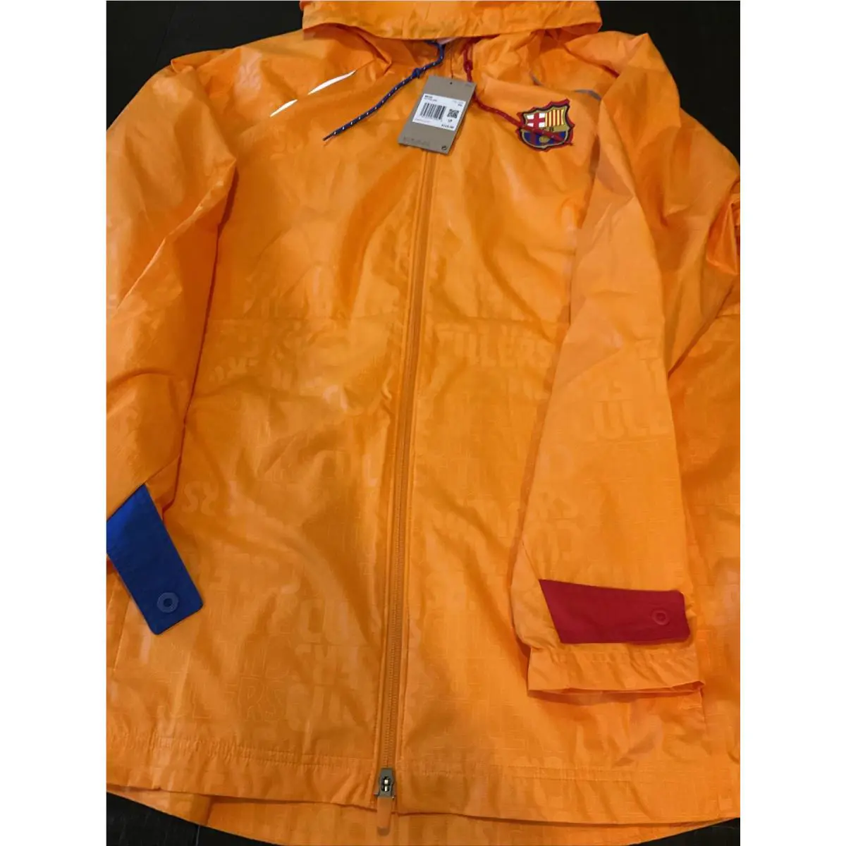 Nike clothing - Orange (UPC: 0195245812959) 2