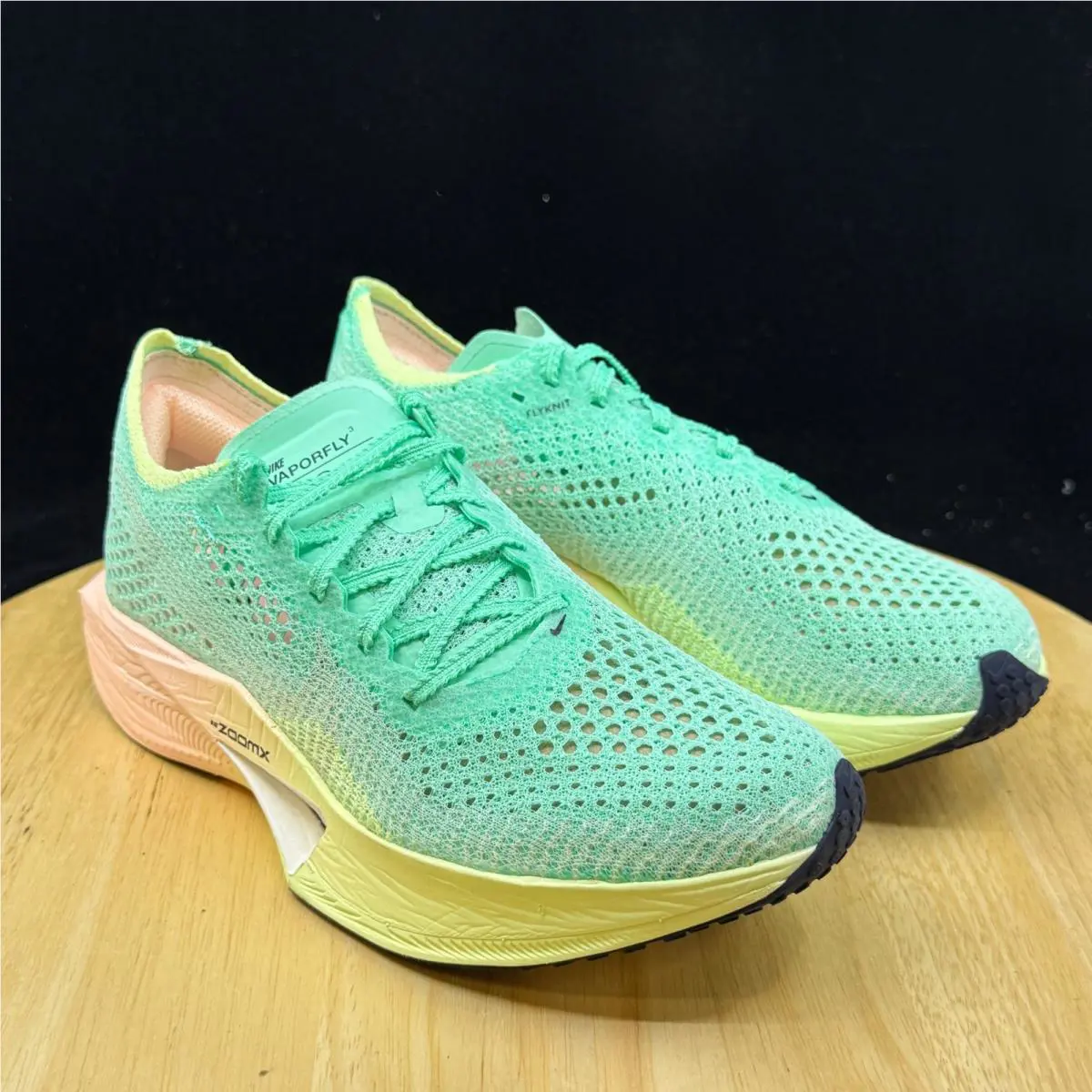 Nike shoes - Green 3