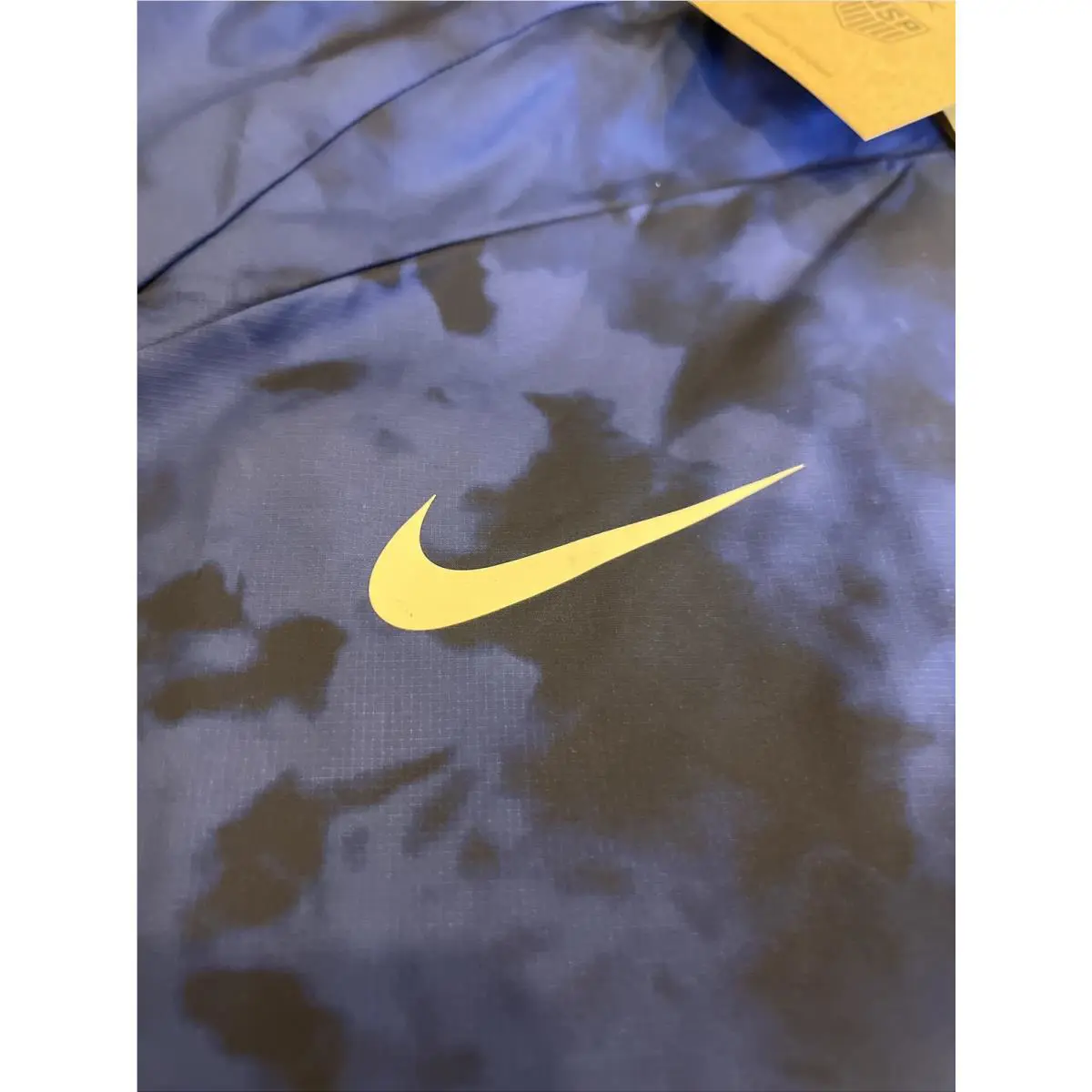 Nike clothing - Green (UPC: 0196148403947) 2