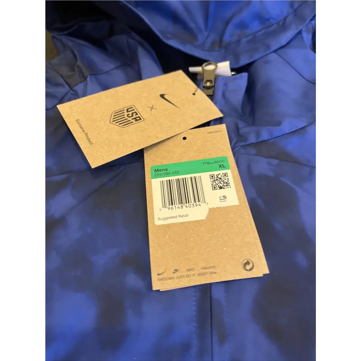 Nike clothing - Green (UPC: 0196148403947) 3