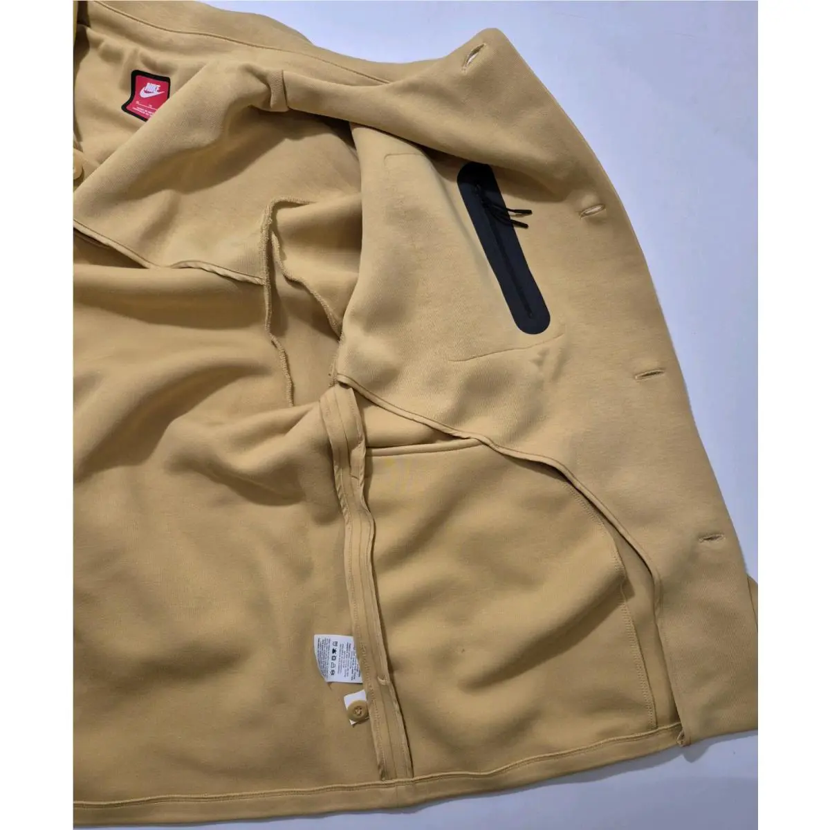 Nike clothing - Gold 4