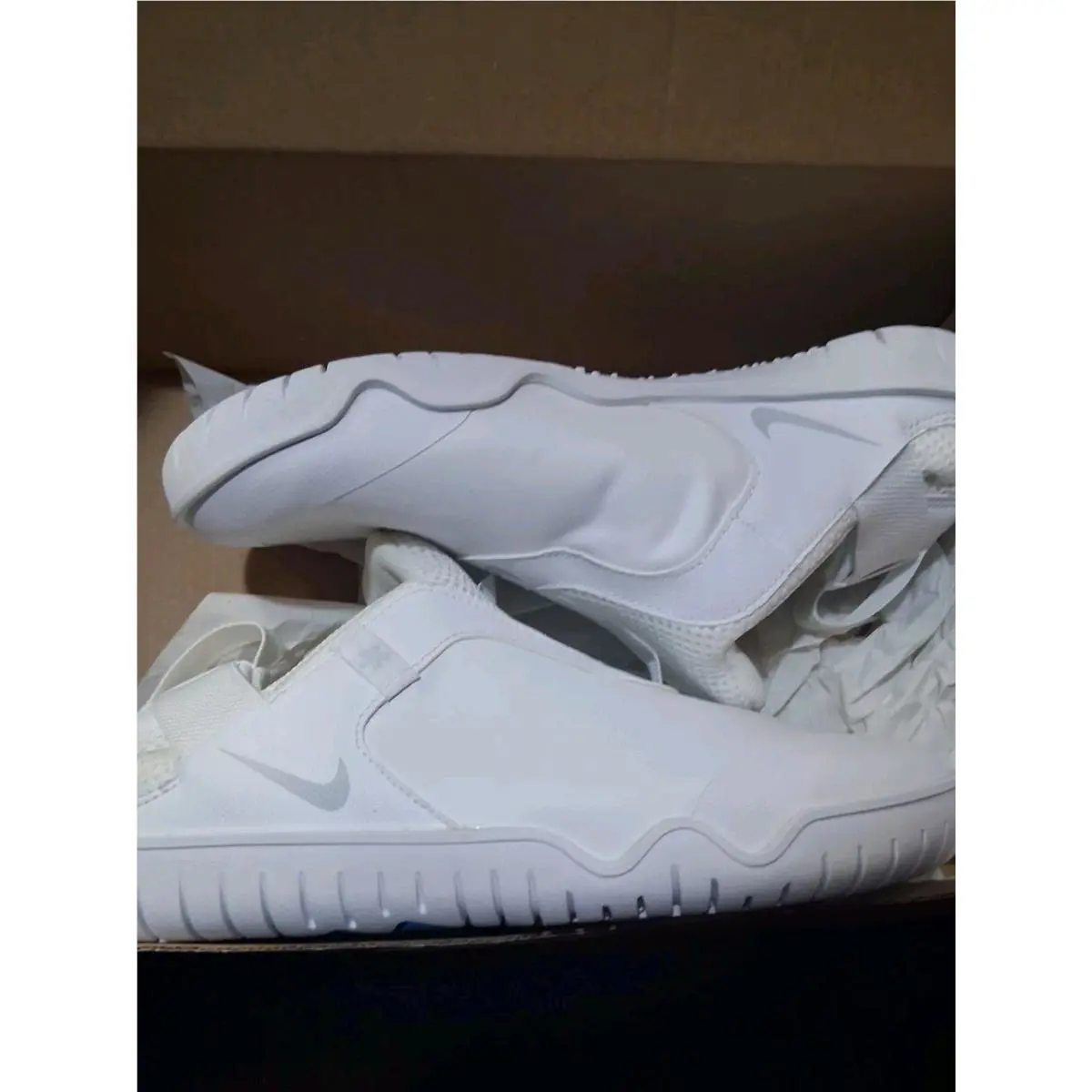 Nike shoes - Nike Zoom Pulse - Zoom Pulse - White 0