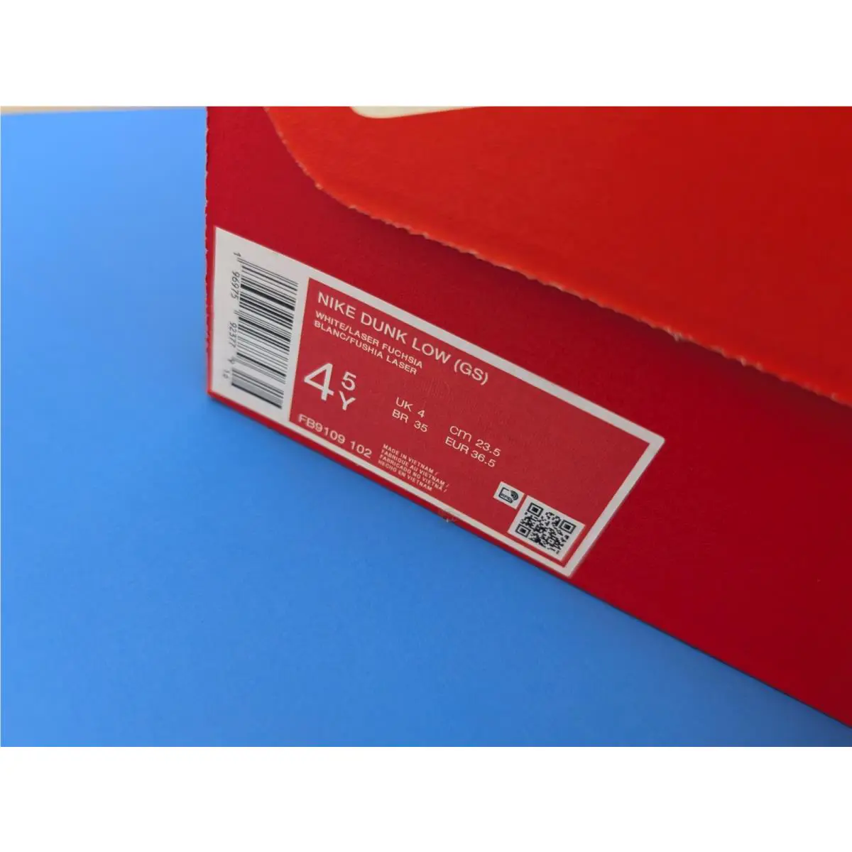 Nike shoes - White and Pink 13