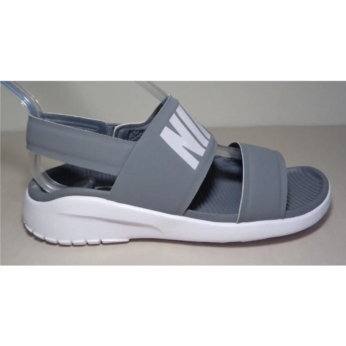 Nike shoes - Gray (UPC: 886912261728) 0