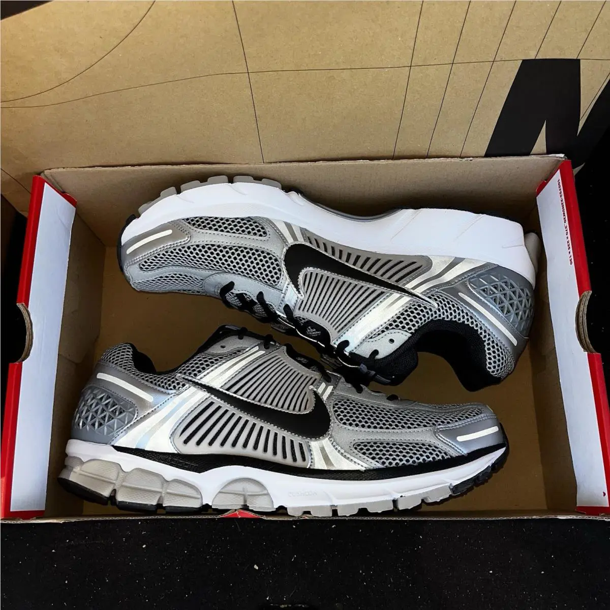 Nike shoes - Nike Zoom Vomero - Zoom Vomero - FJ4151-007 - Metallic Silver/Black 5