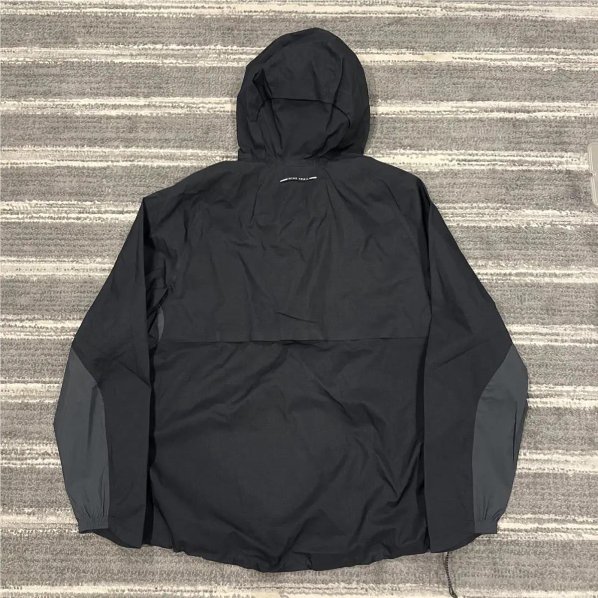 Nike clothing - Nike Dri-Fit - Black/Summit White (UPC: 0197598920503) 4