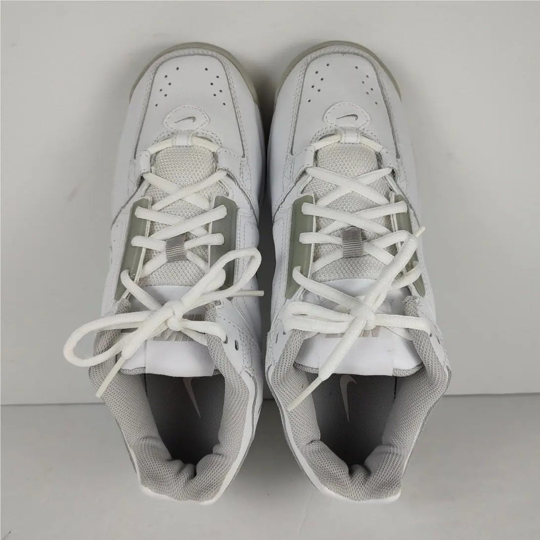 Nike shoes - White 3