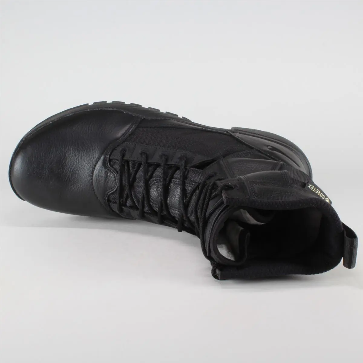 Nike shoes - Nike SFB 6