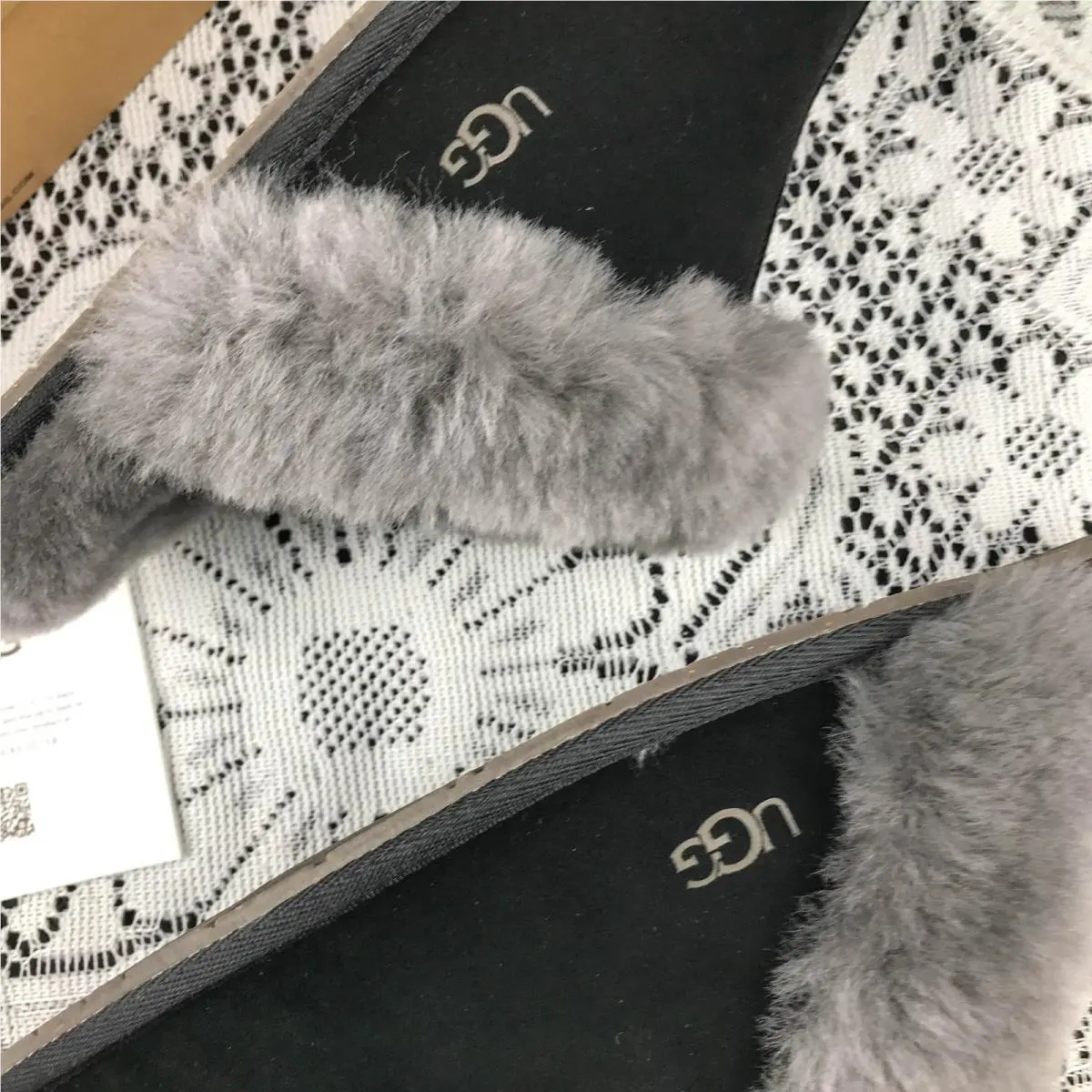 UGG shoes - UGG Scuffette II - Scuffette - Black 4