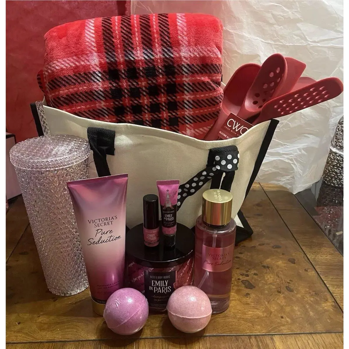 Deluxe Valentine’s Day Gift Bag- Full Of Love Victoria’s Secret Products