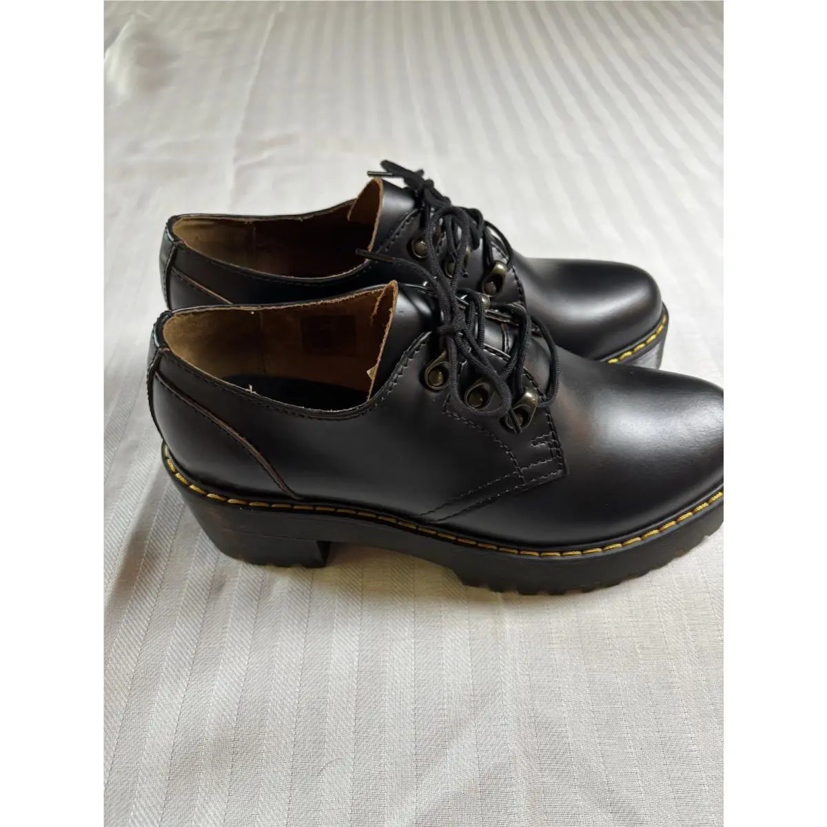 Dr. Martens shoes - Dr. Martens Leona - Martens Leona - Black 4