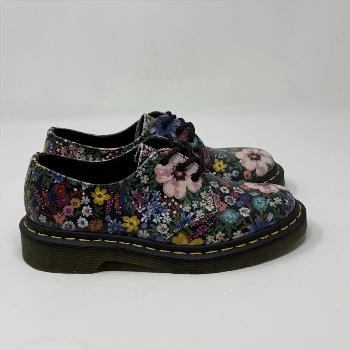 Dr. Martens shoes - Dr. Martens Lester - Martens Lester - Multicolor (UPC: 0883985666382) 0