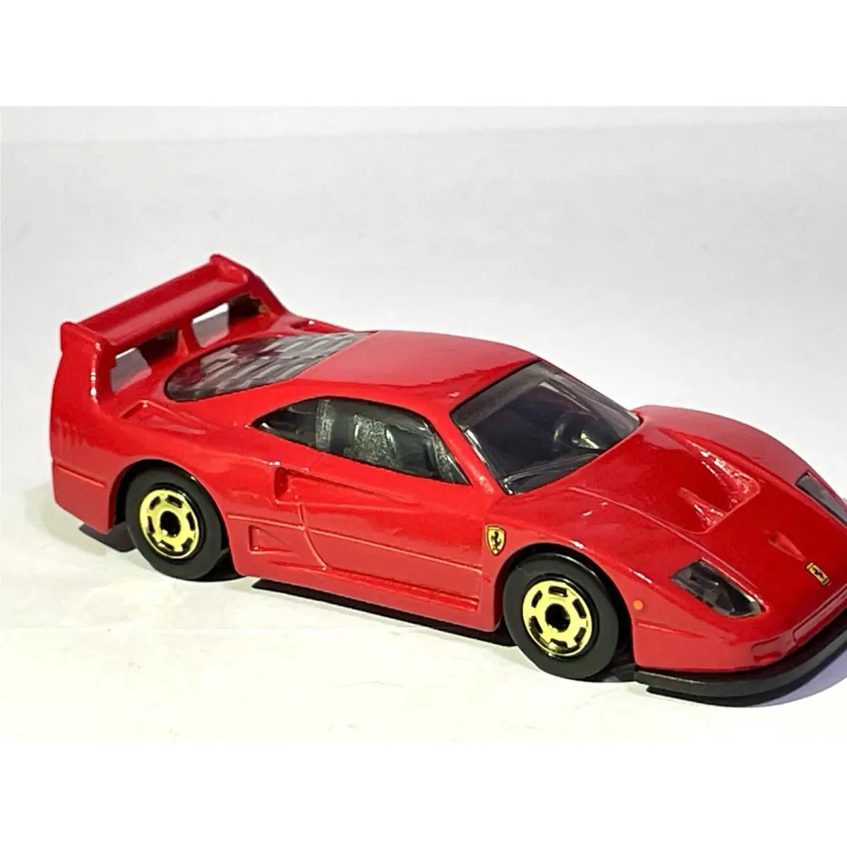 Custom Made Hot Wheels Ferrari F40 Gold Hot Ones Gloss Red