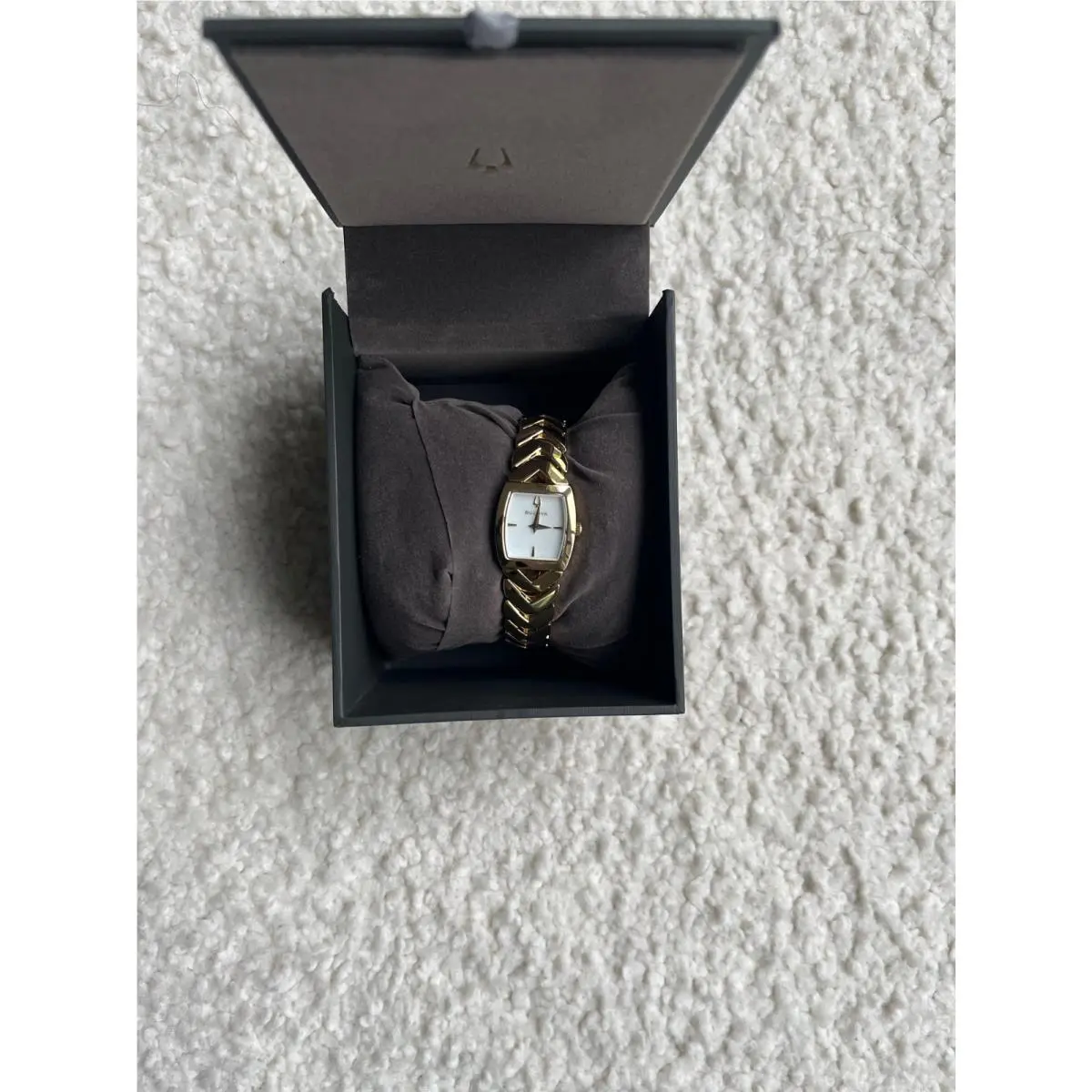 Bulova Classic 97L183 Mother of Pearl Gold Dial Women`s Watch 97L183 22mm