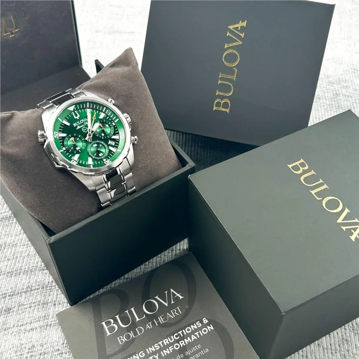 Bulova Marine Star 96B396 Green Dial Chronograph Men`s Quartz Watch 43mm