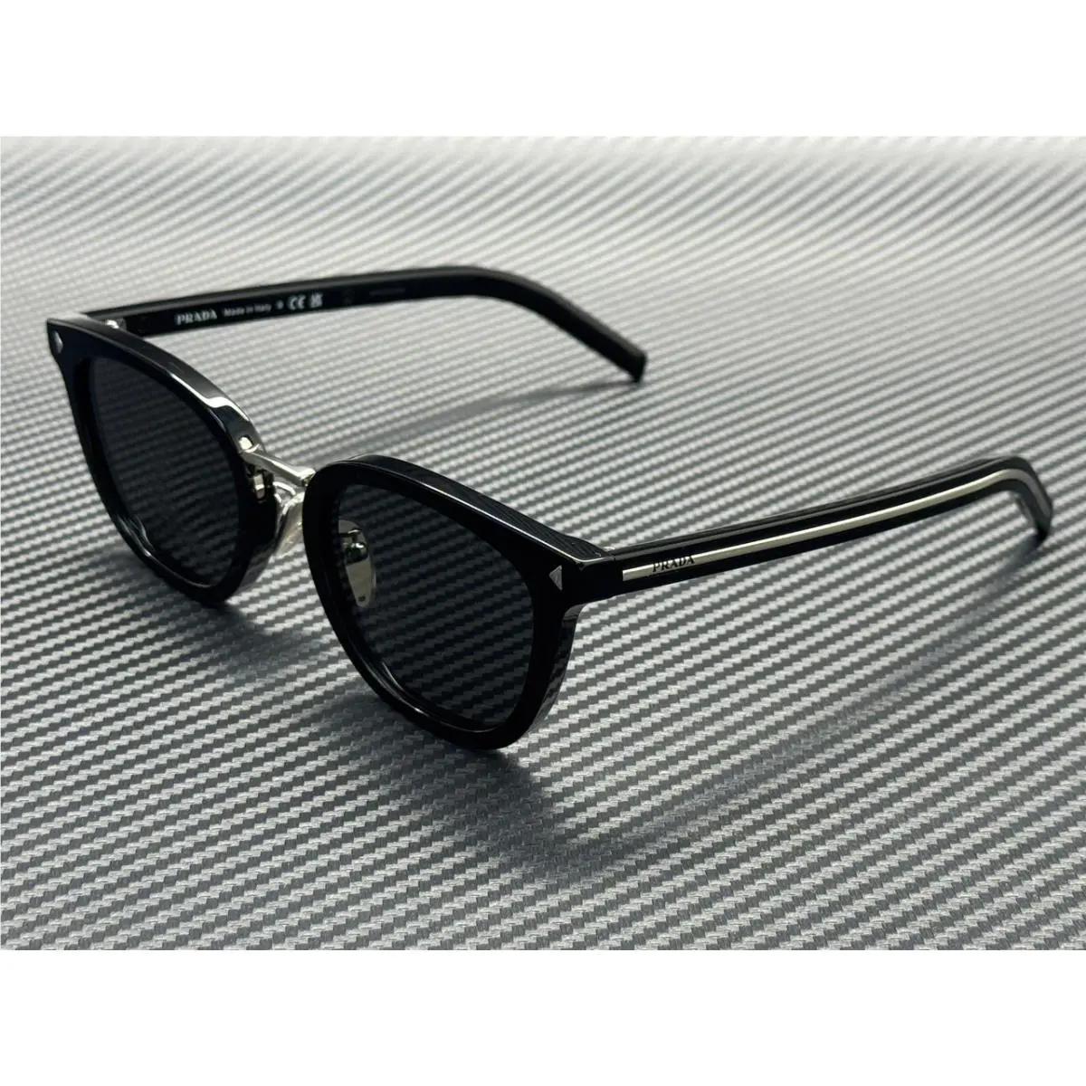 Prada PR C01SD 16K731 Black Dark Grey Men`s 52 mm Sunglasses