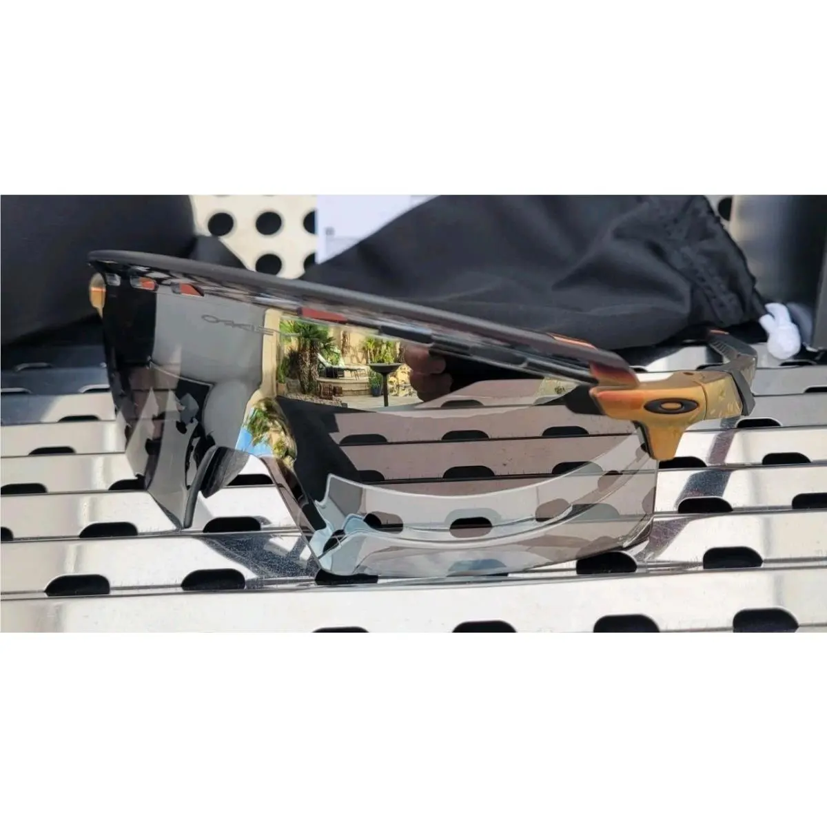 Oakley Encoder Strike 9235-1239 Sunglasses Red-gold Shift/prizm Black Vented