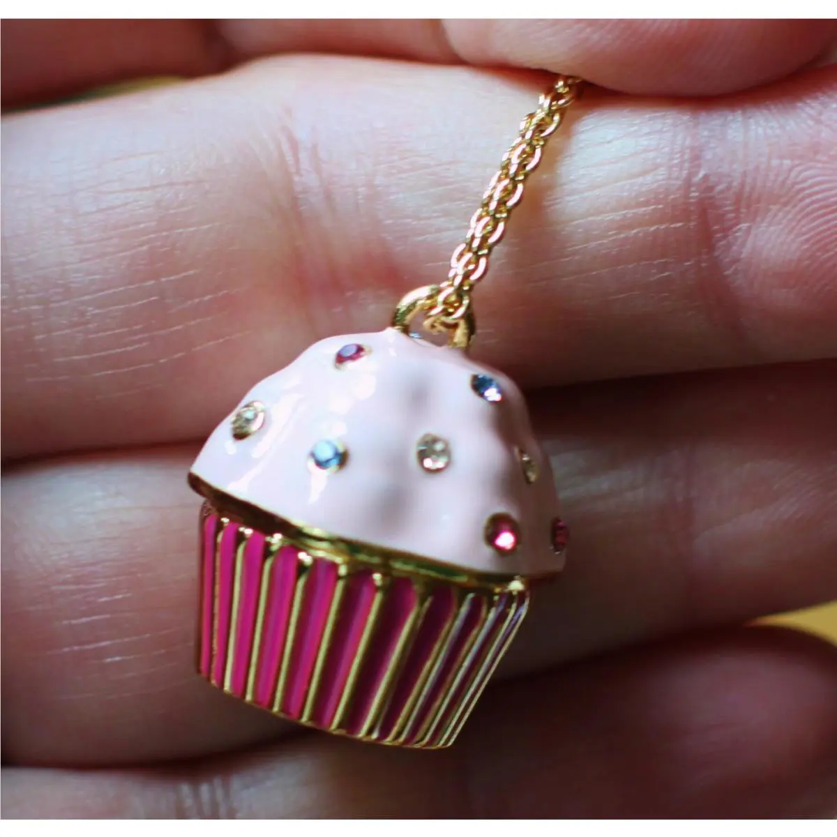 Kate Spade Jeweled Gold Magnolia Bakery Cupcake Pendant Necklace Sprinkles Long