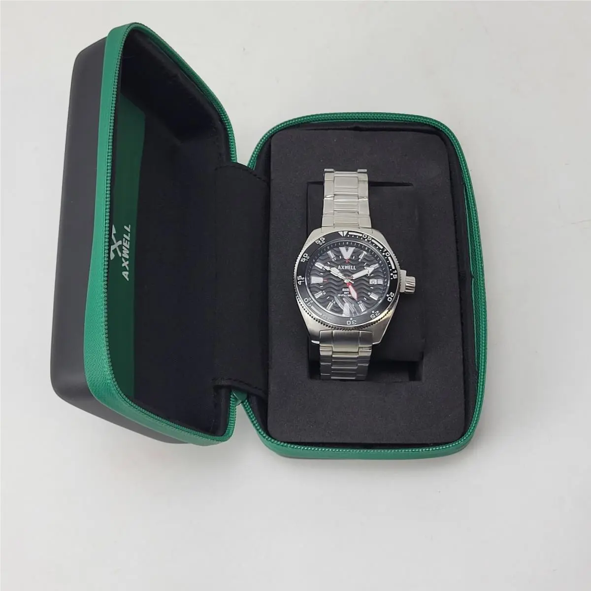 Basin Bracelet Watch W/date AXWAW104-1 by Axwell