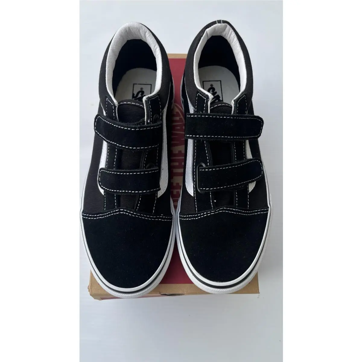 Vans Old Skool V Black / True White Hook Loop Sneakers Women’s Size 4.5