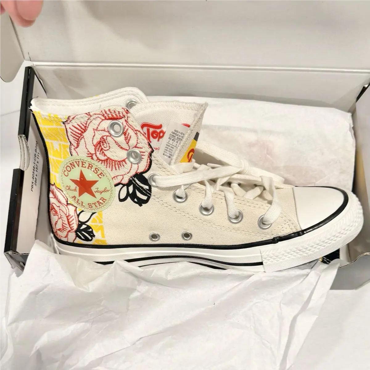 Converse shoes - Converse Chuck Taylor All Star - A10454C - Ivory, Manufacturer: Cream/Black/Red 5