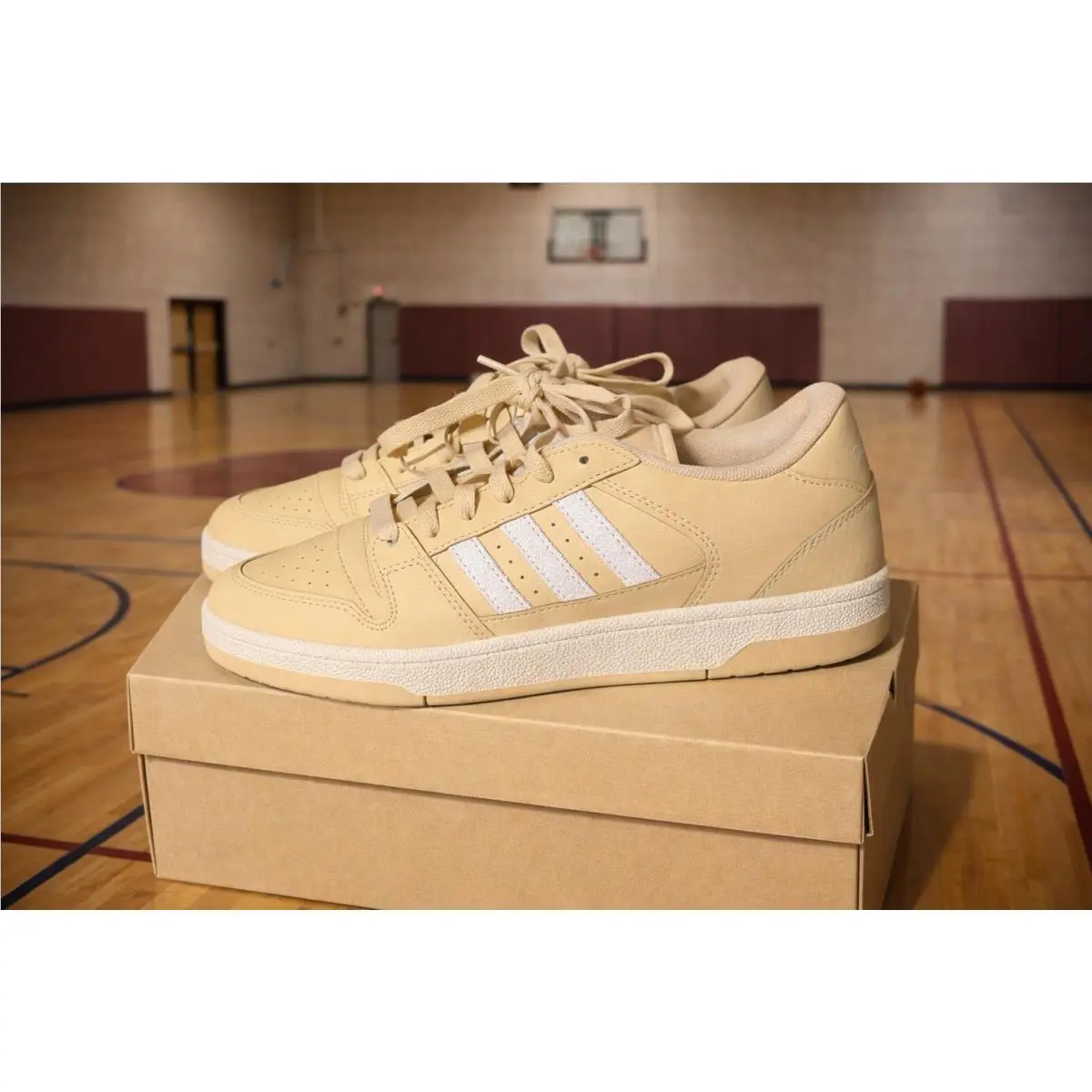 Adidas Low Top Sneakers Beige Cream White 3-Stripe Size 7